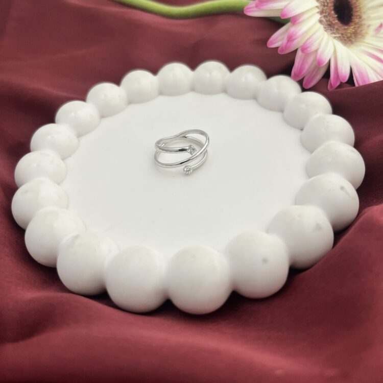 Elegant Silver Criss-Cross Promise Ring